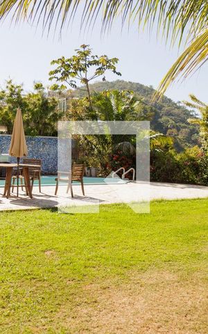 Casa de condomínio à venda com 720m², 6 quartos e 6 vagas Casa de condomínio à venda com 720m², 6 quartos e 6 vagasÁrea comum