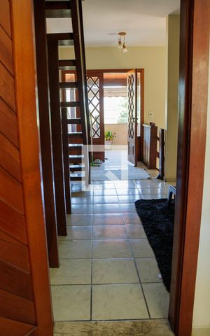 Casa de condomínio à venda com 720m², 6 quartos e 6 vagas Casa de condomínio à venda com 720m², 6 quartos e 6 vagasCorredor