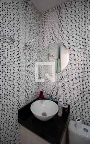 Apartamento à venda com 42m², 2 quartos e 1 vaga Apartamento à venda com 42m², 2 quartos e 1 vagaBanheiro