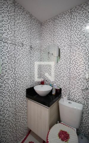 Apartamento à venda com 42m², 2 quartos e 1 vaga Apartamento à venda com 42m², 2 quartos e 1 vagaBanheiro