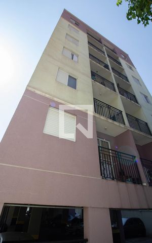 Apartamento à venda com 42m², 2 quartos e 1 vaga Apartamento à venda com 42m², 2 quartos e 1 vagaFachada do bloco