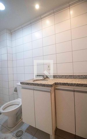 Apartamento à venda com 77m², 2 quartos e 1 vaga Apartamento à venda com 77m², 2 quartos e 1 vagaBanheiro