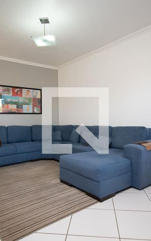 Casa à venda com 320m², 5 quartos e 2 vagas Casa à venda com 320m², 5 quartos e 2 vagassala