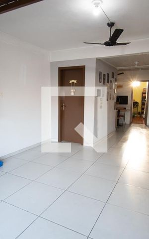 Casa à venda com 320m², 5 quartos e 2 vagas Casa à venda com 320m², 5 quartos e 2 vagasgaragem