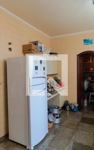 Casa para alugar com 660m², 4 quartos e 4 vagas Casa para alugar com 660m², 4 quartos e 4 vagasCozinha