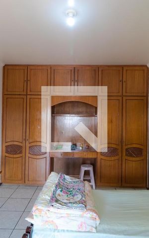 Casa para alugar com 660m², 4 quartos e 4 vagas Casa para alugar com 660m², 4 quartos e 4 vagasSuíte 3