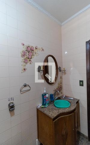Casa para alugar com 660m², 4 quartos e 4 vagas Casa para alugar com 660m², 4 quartos e 4 vagasBanheiro da Suíte 2