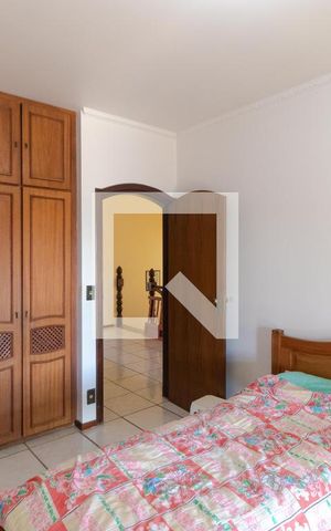 Casa para alugar com 660m², 4 quartos e 4 vagas Casa para alugar com 660m², 4 quartos e 4 vagasSuíte 2