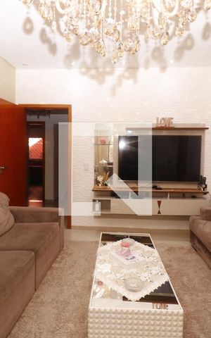 Casa para alugar com 220m², 3 quartos e 4 vagasSala