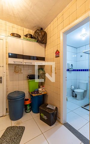 Casa à venda com 261m², 3 quartos e 2 vagas Casa à venda com 261m², 3 quartos e 2 vagasÁrea