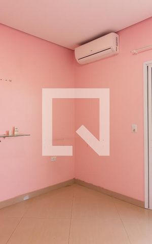Casa para alugar com 347m², 4 quartos e 5 vagas Casa para alugar com 347m², 4 quartos e 5 vagasSuíte 1