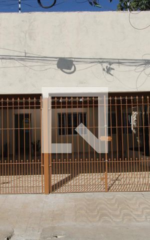 Casa para alugar com 173m², 4 quartos e 2 vagasFachada