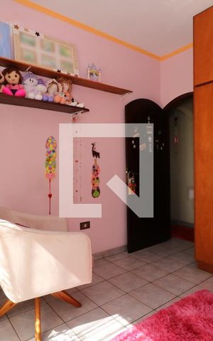 Casa à venda com 100m², 4 quartos e 2 vagasQuarto 3