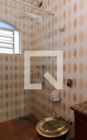 Casa à venda com 100m², 4 quartos e 2 vagasBanheiro Social 1