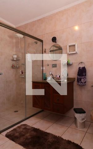 Casa à venda com 100m², 4 quartos e 2 vagasBanheiro da Suite