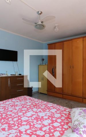 Casa à venda com 100m², 4 quartos e 2 vagasSuite