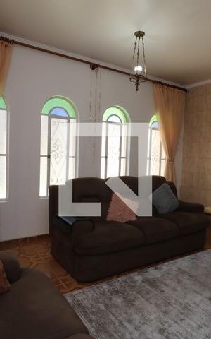 Casa à venda com 100m², 4 quartos e 2 vagasSala