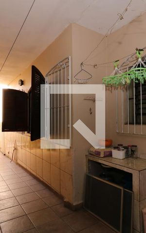 Casa à venda com 100m², 4 quartos e 2 vagasQuintal