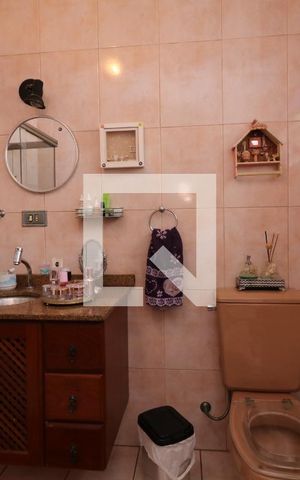 Casa à venda com 100m², 4 quartos e 2 vagasBanheiro da Suite
