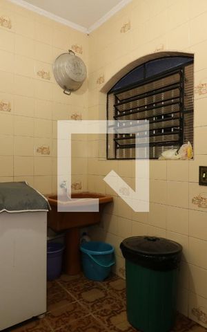 Casa à venda com 100m², 4 quartos e 2 vagasÁrea de Serviço