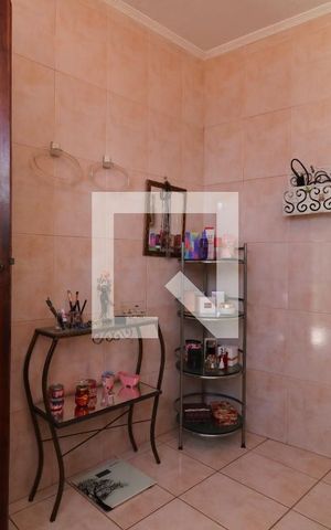 Casa à venda com 100m², 4 quartos e 2 vagasBanheiro da Suite