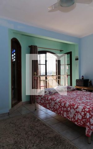 Casa à venda com 100m², 4 quartos e 2 vagasSuite