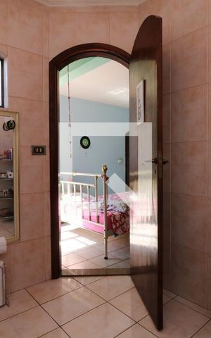 Casa à venda com 100m², 4 quartos e 2 vagasBanheiro da Suite