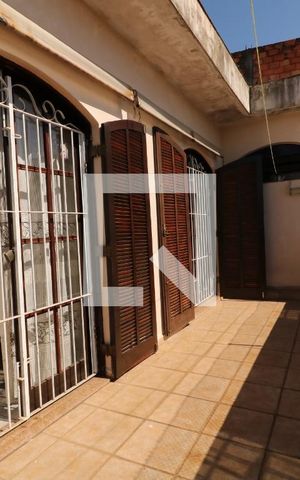 Casa à venda com 100m², 4 quartos e 2 vagasQuintal