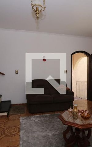 Casa à venda com 100m², 4 quartos e 2 vagasSala