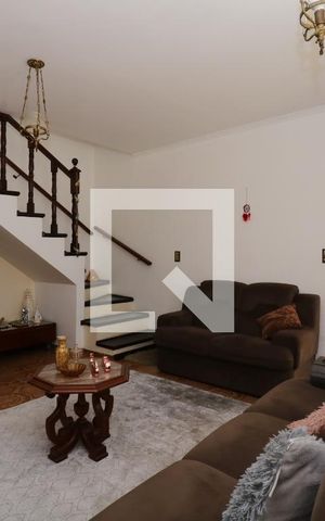 Casa à venda com 100m², 4 quartos e 2 vagasSala