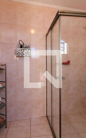 Casa à venda com 100m², 4 quartos e 2 vagasBanheiro da Suite