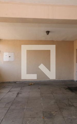 Casa à venda com 100m², 4 quartos e 2 vagasGaragem