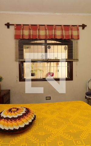 Casa à venda com 100m², 4 quartos e 2 vagasQuarto 2