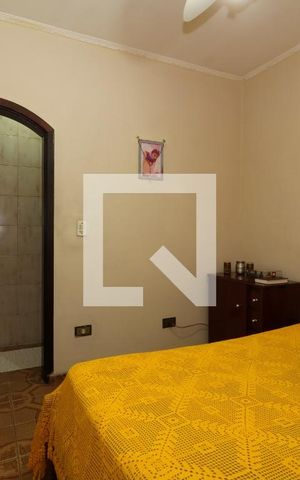 Casa à venda com 100m², 4 quartos e 2 vagasQuarto 2