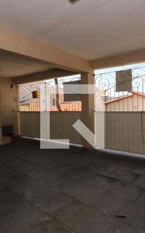 Casa à venda com 100m², 4 quartos e 2 vagasGaragem