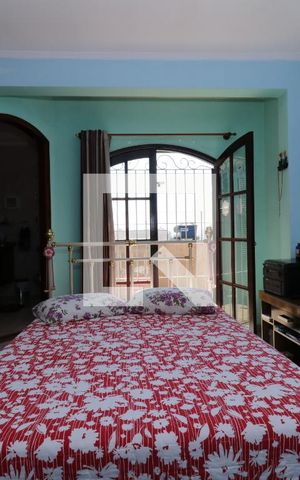Casa à venda com 100m², 4 quartos e 2 vagasSuite