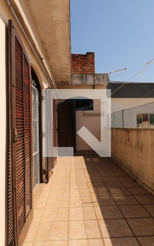 Casa à venda com 100m², 4 quartos e 2 vagasQuintal