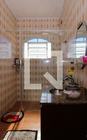 Casa à venda com 100m², 4 quartos e 2 vagasBanheiro Social 1