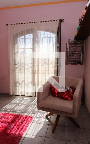 Casa à venda com 100m², 4 quartos e 2 vagasQuarto 3