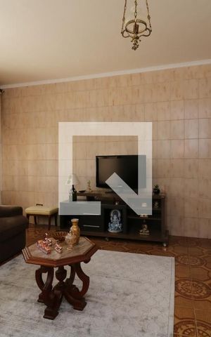 Casa à venda com 100m², 4 quartos e 2 vagasSala