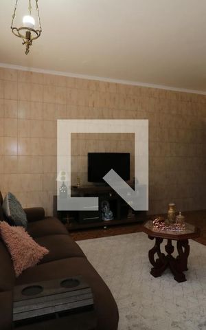 Casa à venda com 100m², 4 quartos e 2 vagasSala