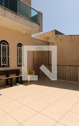 Casa à venda com 100m², 4 quartos e 2 vagasQuintal
