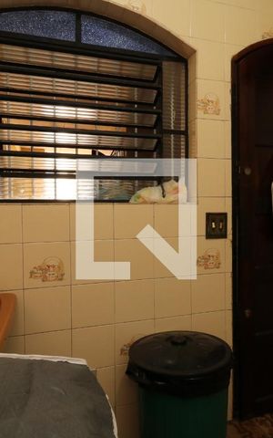 Casa à venda com 100m², 4 quartos e 2 vagasÁrea de Serviço