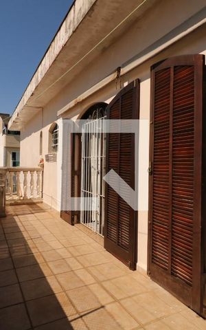 Casa à venda com 100m², 4 quartos e 2 vagasQuintal
