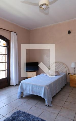 Casa à venda com 100m², 4 quartos e 2 vagasQuarto 1