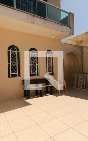 Casa à venda com 100m², 4 quartos e 2 vagasQuintal