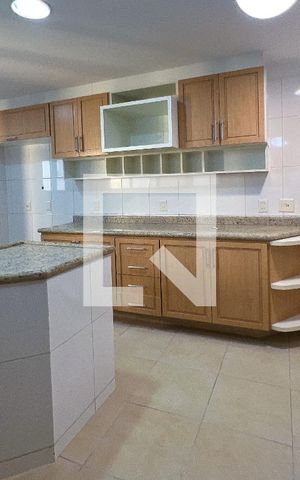 Apartamento à venda com 161m², 3 quartos e 3 vagasCozinha