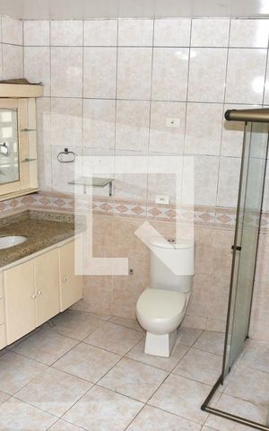 Casa à venda com 440m², 4 quartos e 5 vagasBanheiro da Suíte 1