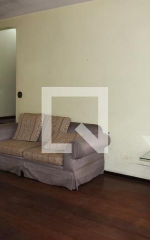 Casa à venda com 440m², 4 quartos e 5 vagasSala