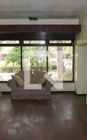Casa à venda com 440m², 4 quartos e 5 vagasSala